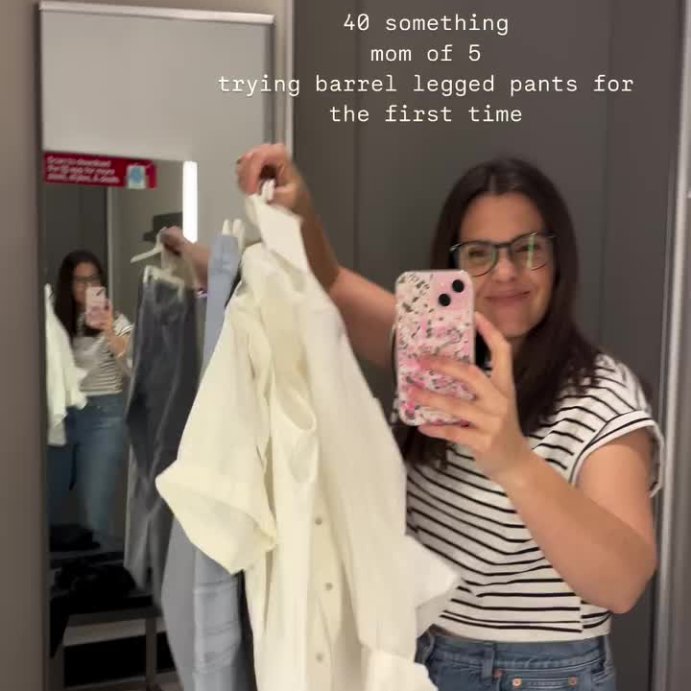 user image by @autumn.m.ballard, Women's Mid-Rise Barrel Leg Cargo Pants - Universal Thread™