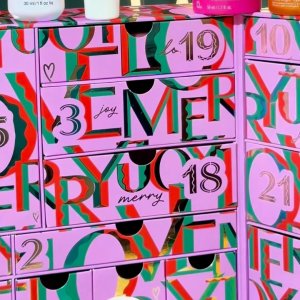 @spacenk’s instagram video of Space NK Beauty Advent Calendar