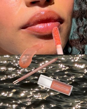 @spacenk&rsquo;s instagram photo of Fenty Beauty Fenty Beauty x Space NK Island Time Kiss