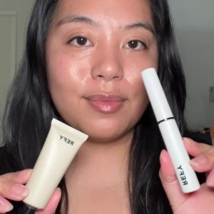 ’s mediaimport video of Refy Gloss Highlighter - Topaz