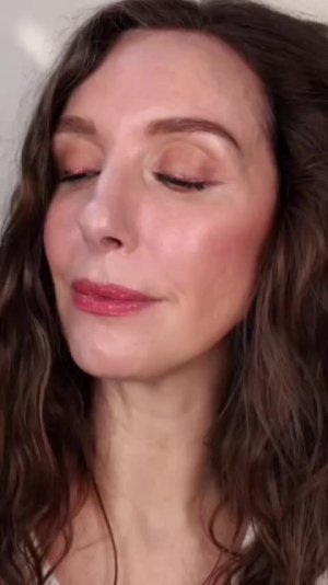 Amy Harbottle’s mediaimport video of About Face The Curtain Call,About Face Blush Rush