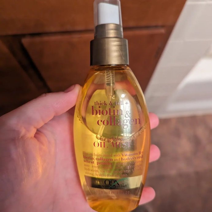 user image by @aschulaye, OGX Biotin &#38; Collagen Weightless Hair Oil Mist - 4 fl oz