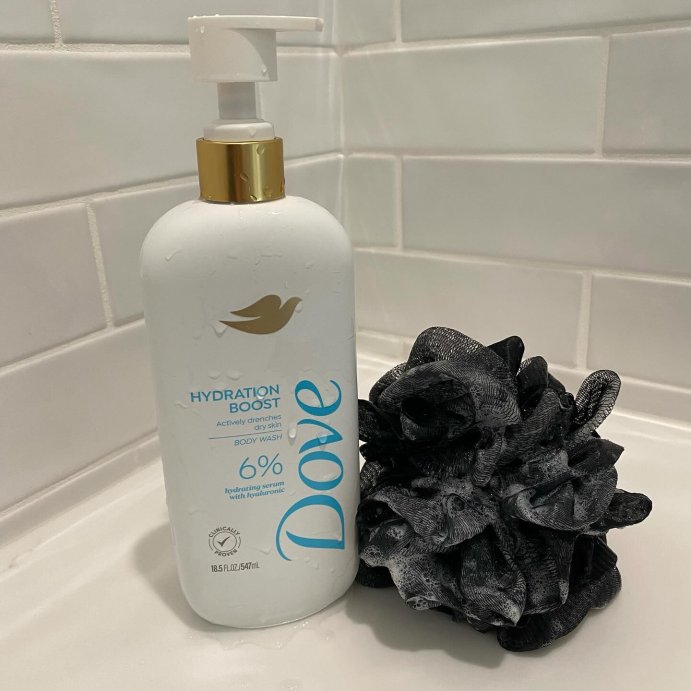 user image by @reviewsbycoco, Dove Hydration Boost Serum Body Wash Drenches Dry Skin with 6% Hydrating Serum with Hyaluronic Acid - 18.5 fl oz