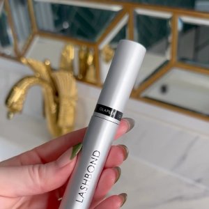 @spacenk’s instagram video of Olaplex Lashbond™ Building Serum