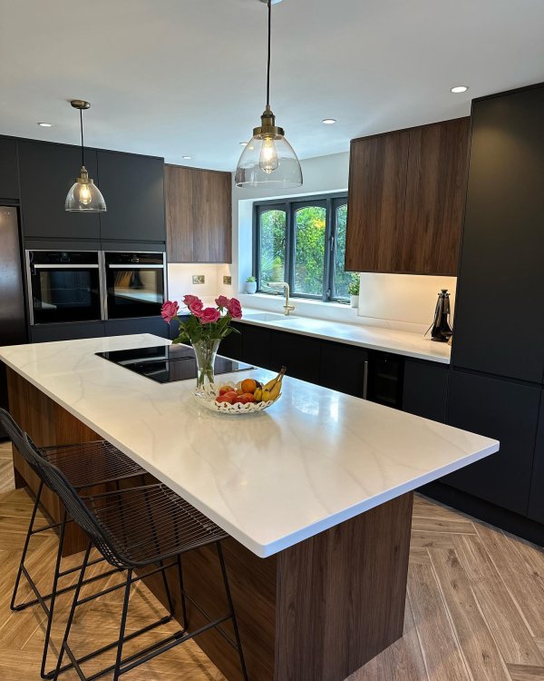 Clerkenwell Super Matt Charcoal Kitchen | Howdens