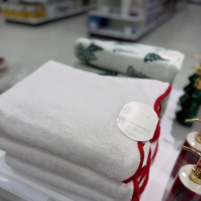 user image by @katattarget, Scalloped Christmas Bath Towel Cream/Red - Threshold&#8482;