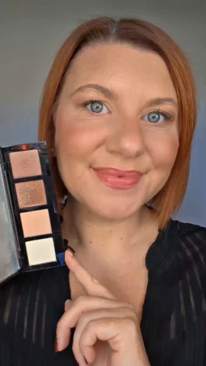 Kira Smith &rsquo;s mediaimport video of Laura Mercier Caviar Eyeshadow Quad
