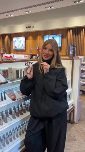 @spacenks {1} {2} van {3}