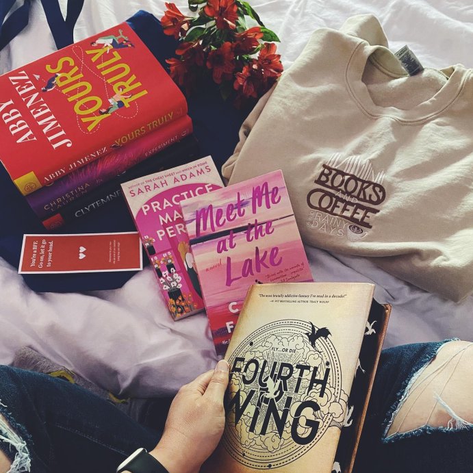 user image by @readingwithfire, Fourth Wing - by Rebecca Yarros