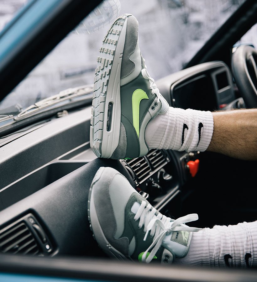 Air max 1 store mica green volt