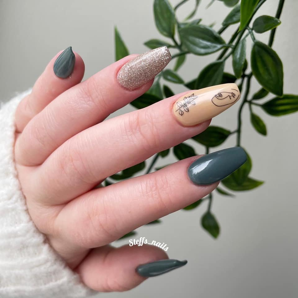 How to Use Nail Tattoos