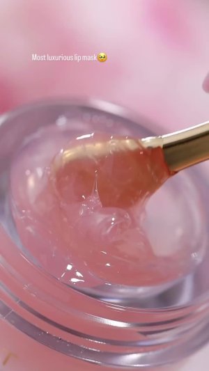@silktify’s instagram video of Tatcha The Kissu Lip Mask