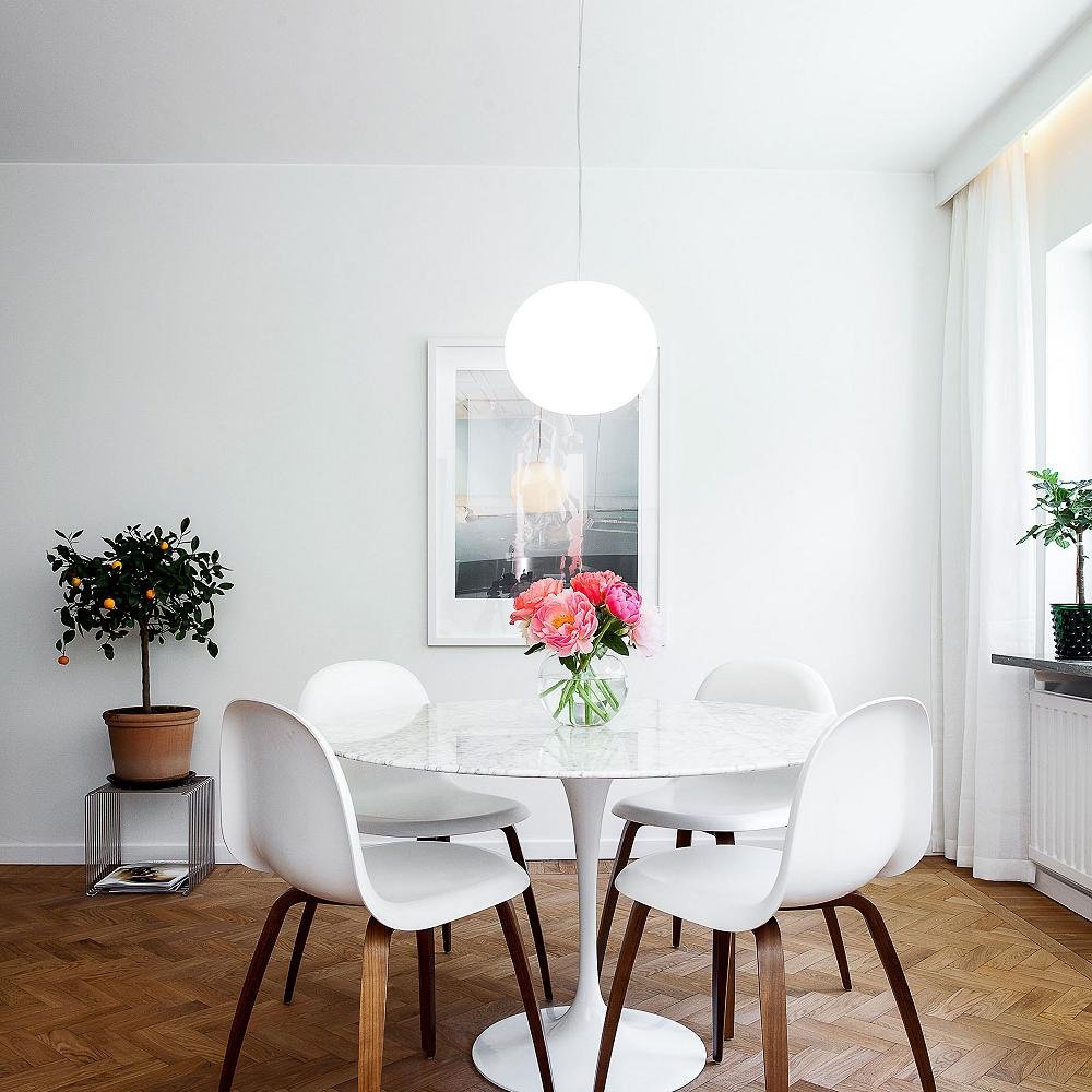 Modern Dining Room Lighting / 12 Modern Dining Rooms With Statement Chandeliers : The chandelier version wasn't available, but i thought the elongated island light configuration would work well.