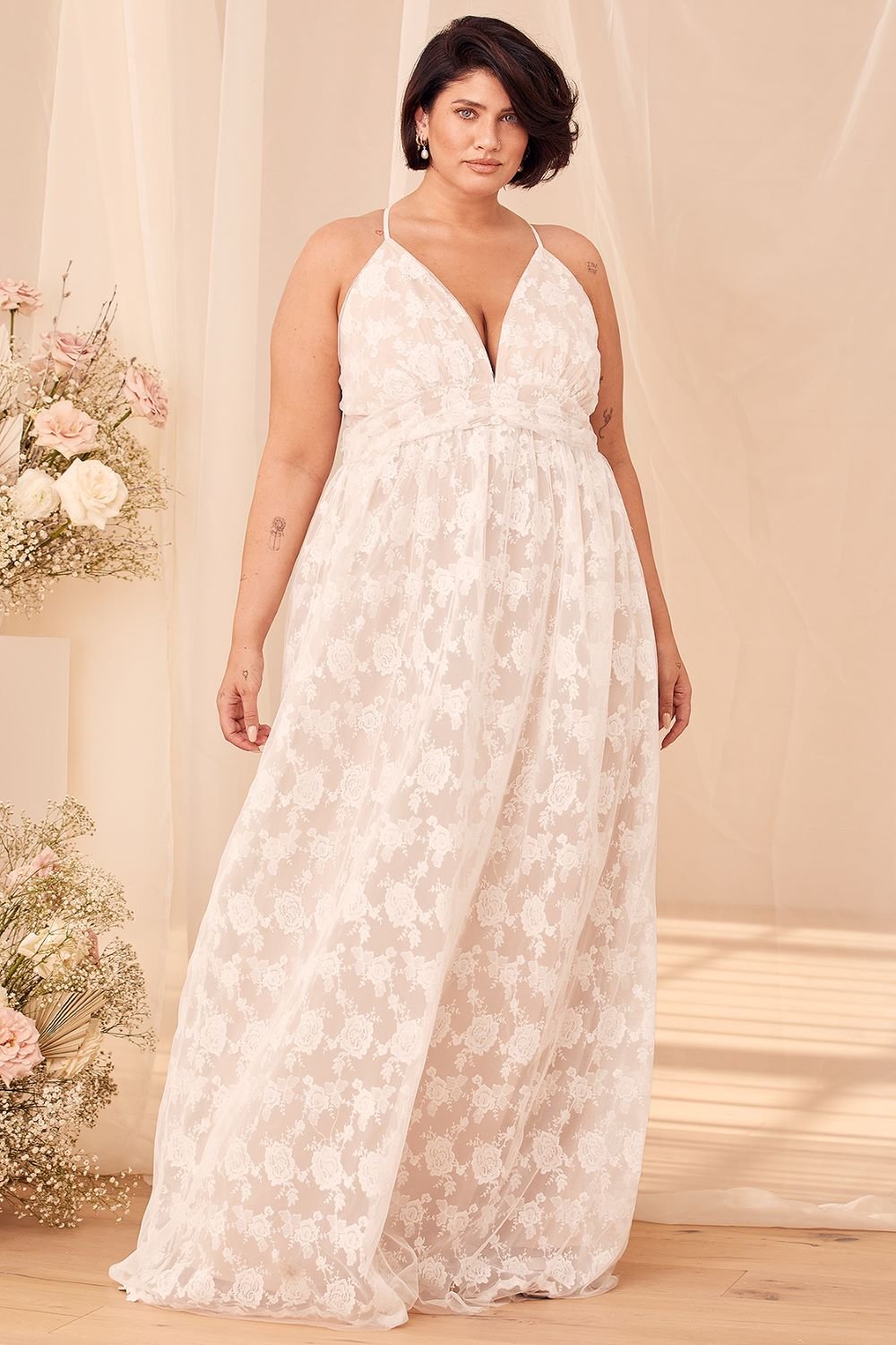 8 Best Lulus Plus-Size Dresses For Weddings 2021