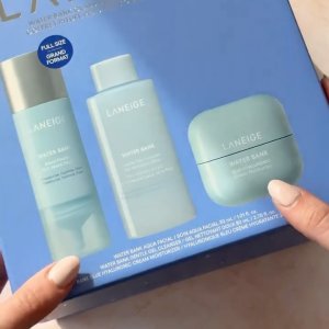 @spacenk&rsquo;s instagram video of LANEIGE Water Bank Glass Skin Ritual