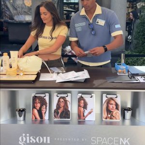 @spacenk&rsquo;s instagram video of Gisou Honey Gloss Collagen Drops Hair Oil,Gisou Honey Infused Hair Oil