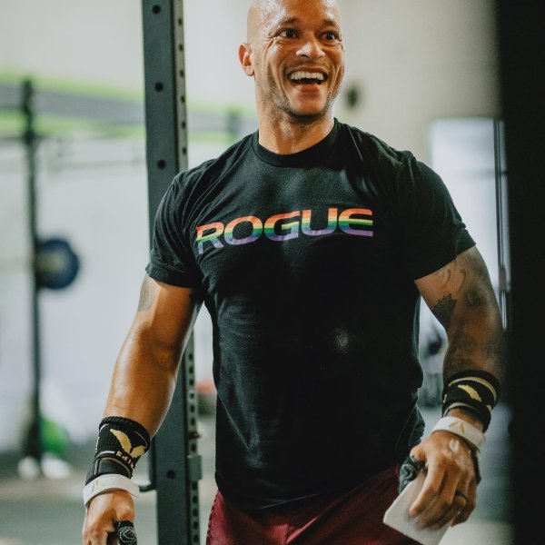 スポーツ・フィットネス PRIDE Rogue Pride Shirt - Black | Rogue Fitness Canada