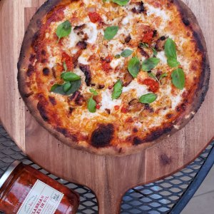 Ooni Karu Wood and Charcoal Fired Portable Outdoor Pizza Oven