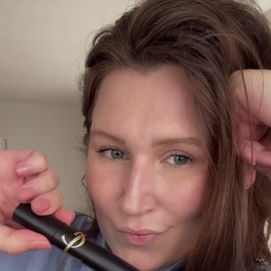 Ella&rsquo;s mediaimport video of YSL BEAUTY Make Me Blush Powder,YSL BEAUTY Lash Clash Extreme Volume Mascara,YSL BEAUTY Loveshine Plumping Lip Oil Gloss