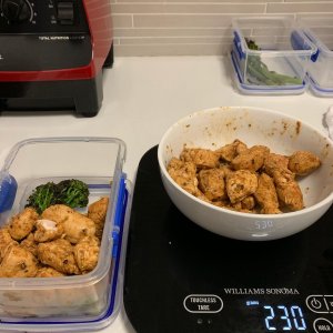 Williams Sonoma Touchless Tare Waterproof Scale