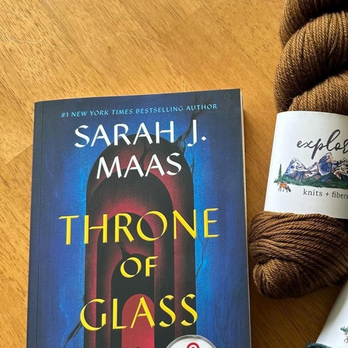 user image by @acraftygemini, Throne of Glass - by Sarah J Maas