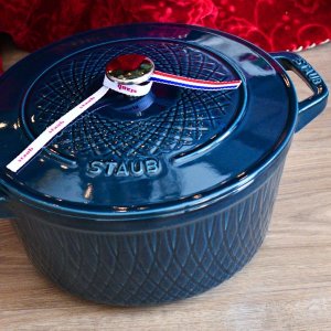 Picked up one of those 4 qt Dutch ovens, $99 at Williams Sonoma : r/staub