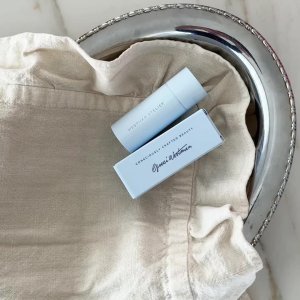 &rsquo;s mediaimport video of Westman Atelier HydroBalm Tinted Lipstick