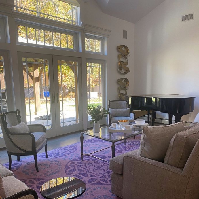 user image by @safavieh, Wyndham WYD376 Hand Tufted Area Rug - Safavieh