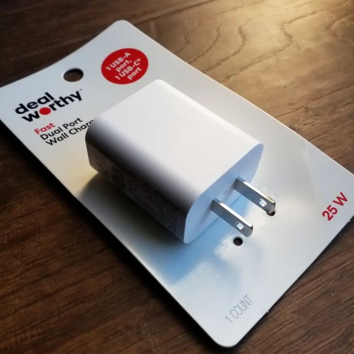 user image by @hendrikavd, Dual Port 25W USB-A and USB-C Wall Charger - dealworthy&#8482; White: Quick Charge, Surge Protection