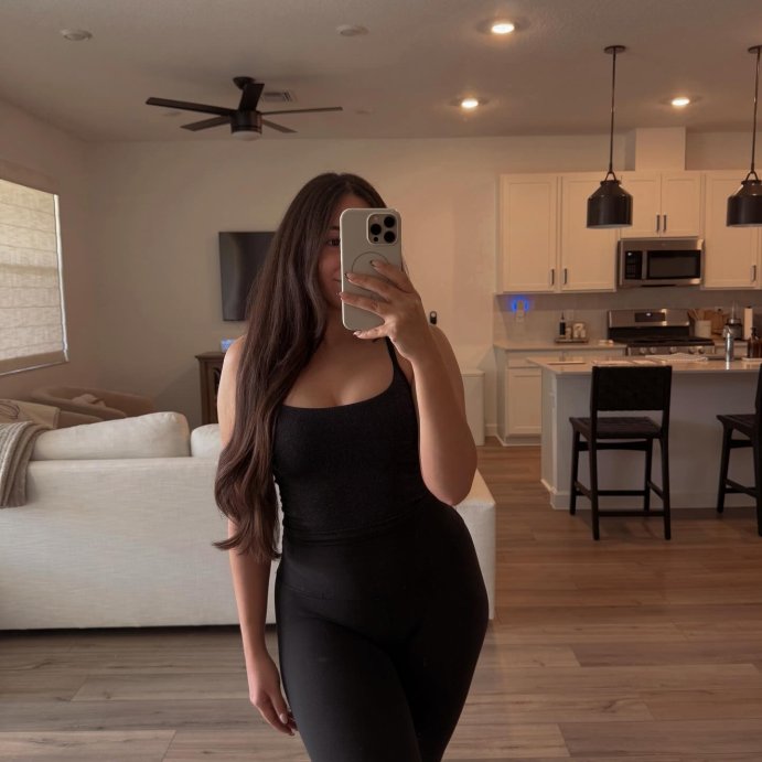 user image by @sabrinamgraves, Women's Dynamic Flex High-Rise Pocketed 7/8 Leggings - All In Motion™