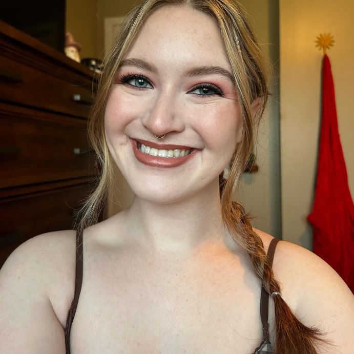 user image by @abbymccarthyartistry, ESSENCE Stay & Play Gel Eyeliner - 0.04oz