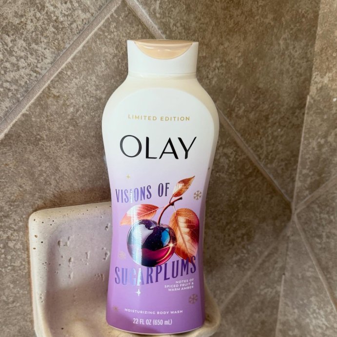 user image by @reviewsbyelle, Olay Limited Edition Holiday Body Wash - Sugarplum - 22 fl oz
