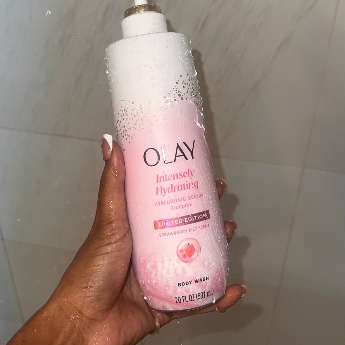 user image by @therealjustysjordan, Olay Intensely Hydrating Body Wash with Hyaluronic Serum Complex - Strawberry Fizz - 20 fl oz