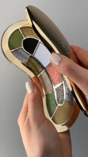 @spacenk’s instagram video of Isamaya Core Palette