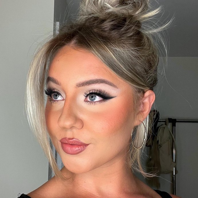 user image by @makeupbyjennaa, Revlon ColorStay Lip Liner with Built in Sharpener