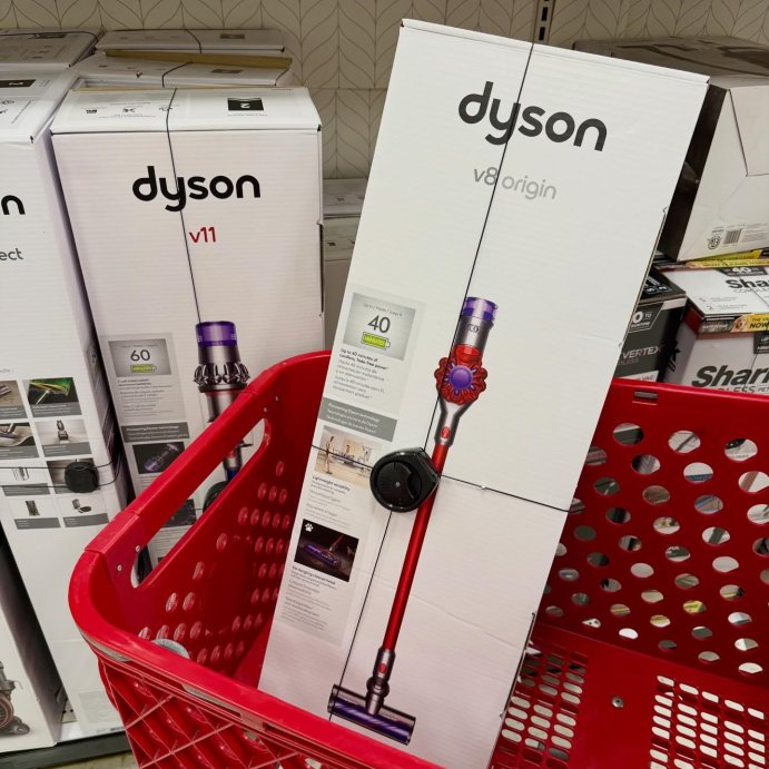 user image by @tarjaymaxx, Dyson V8 Origin Cordless Stick Vacuum Red: Multi-Surface, Cyclonic Action, Bagless, 40 Min Run Time, Lithium Ion Battery