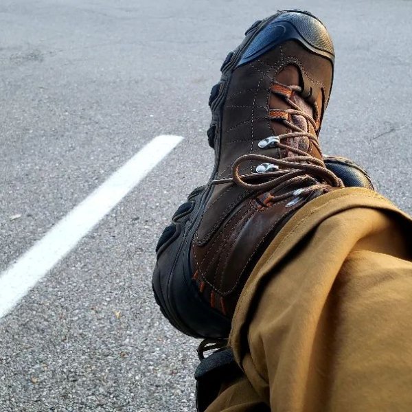 OBOZ Men\'s “Bridger Mid”Waterproof Hiking Boots Sz. 10.5 Wide, Very Gently Used Oboz Men main image 4