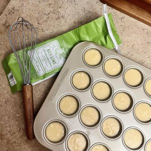 Williams Sonoma Traditionaltouch™ 24 Cup Mini Muffin Pan