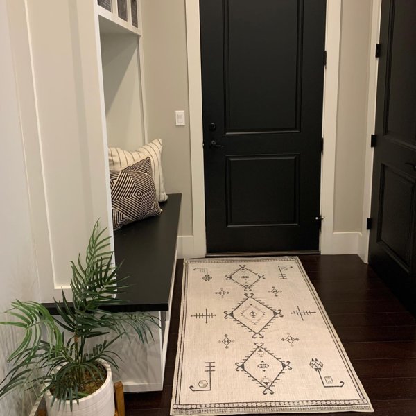 Damali Black & White Rug