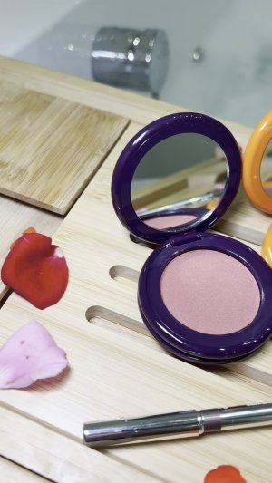 &rsquo;s mediaimport video of Sarah Creal Beauty Eyes Up Creamy Kajal Longwear Liner,Sarah Creal Beauty Just Like Paradise 12H Peptide Sculpting Cream Bronzer
