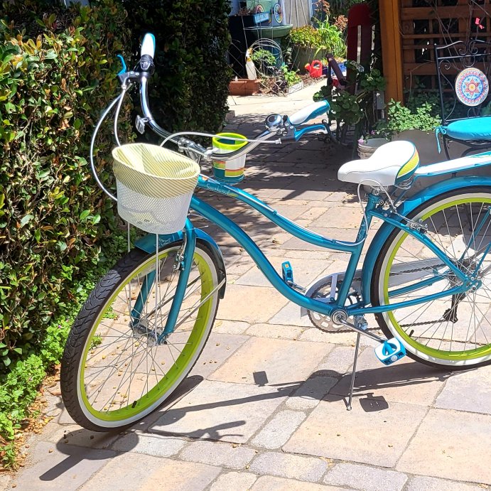 user image by Kenna, Huffy Southwind Cruiser Bike - 26&#34; Wheels - 7 Speeds - Basket - Teal