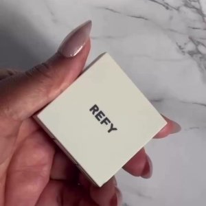 Sharon ’s mediaimport video of Refy Cream Blush