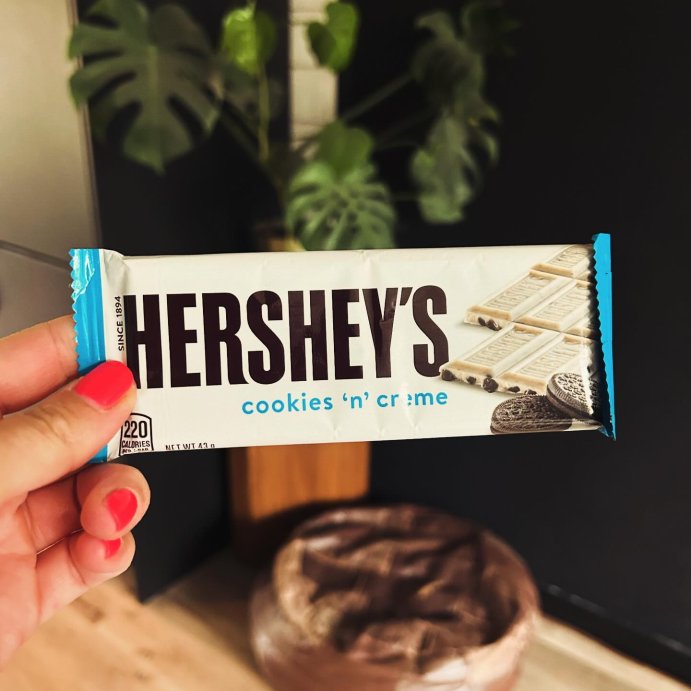 user image by @_snackpot, Hershey&#39;s Cookies &#39;N&#39; Creme Candy Bar - 1.55oz