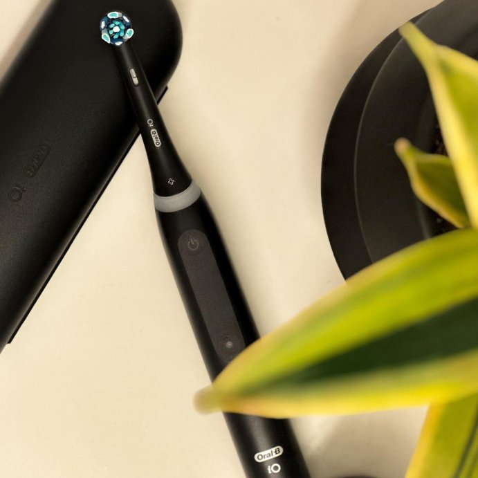user image by @mr.viatger, Oral-B iO Series 5 Electric Toothbrush with Brush Head