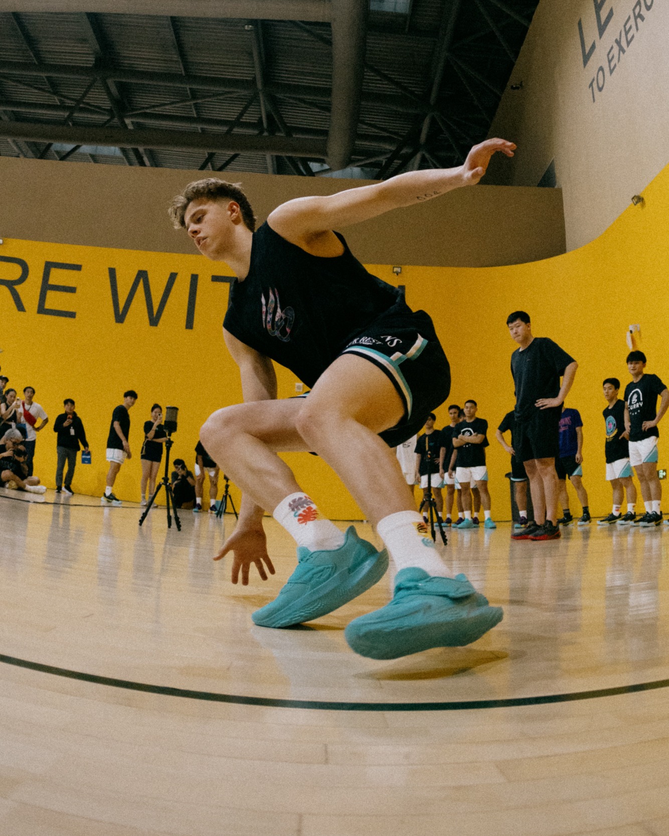 D. Fox 2 Unisex Basketball Shoes | Under Armour