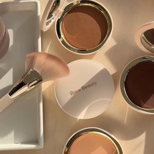 @spacenk&rsquo;s instagram video of Rare Beauty Warm Wishes Soft Matte Powder Bronzer