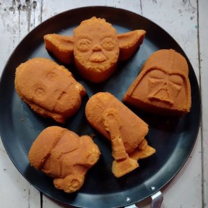 Star Wars™ Cakelet Pan, 12