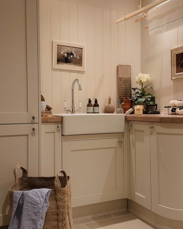 Utility Room Howdens