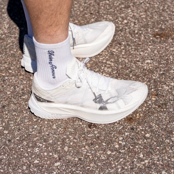 UA Velociti Elite 2 Unisex Running Shoes | Under Armour display picture 1