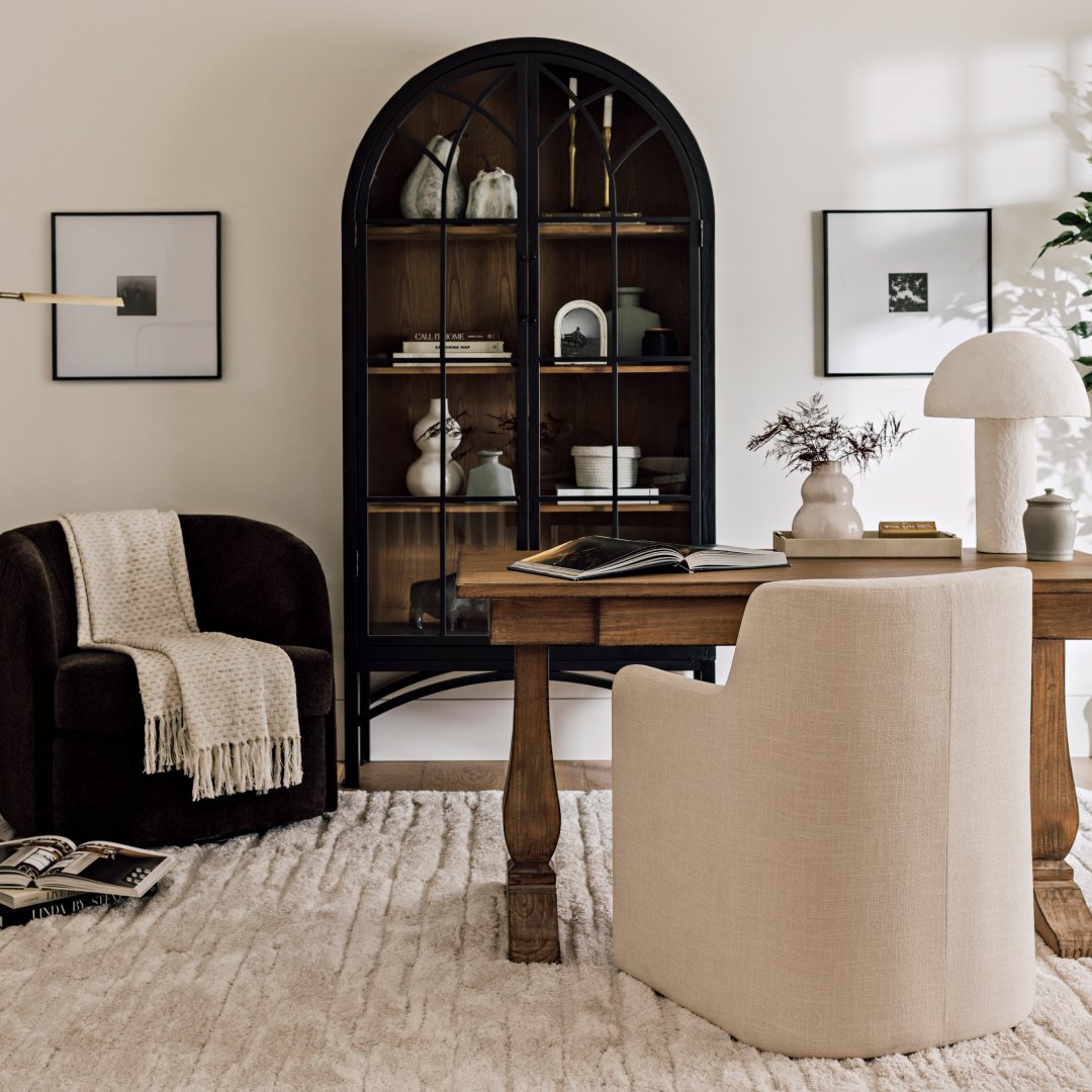 Shop Bureau de travail Archie en bois récupéré -Hughes bière, Cabinet Lilibet en bois récupéré -Mannor noir, Chaise d’hôte Ledbury -Kempsey sable, Fauteuil pivotant Viola -Nirvana exp., Tapis Finley 94x120 ivoire, Lampe de table Tanay blanche, Lampe sur pied DEL Oscar laiton, Cadre galerie Russo 5x5 noir and more
